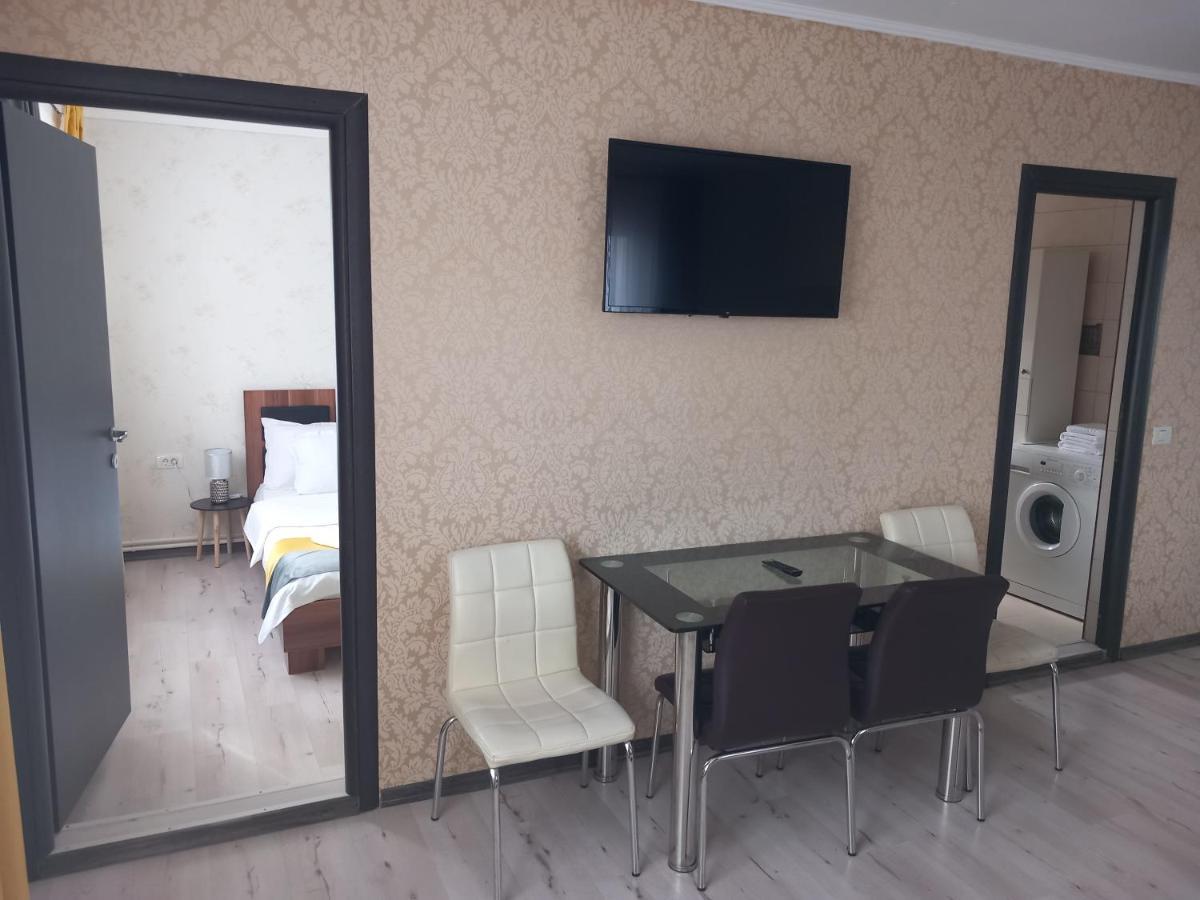Vila Davison Targu Jiu Luaran gambar