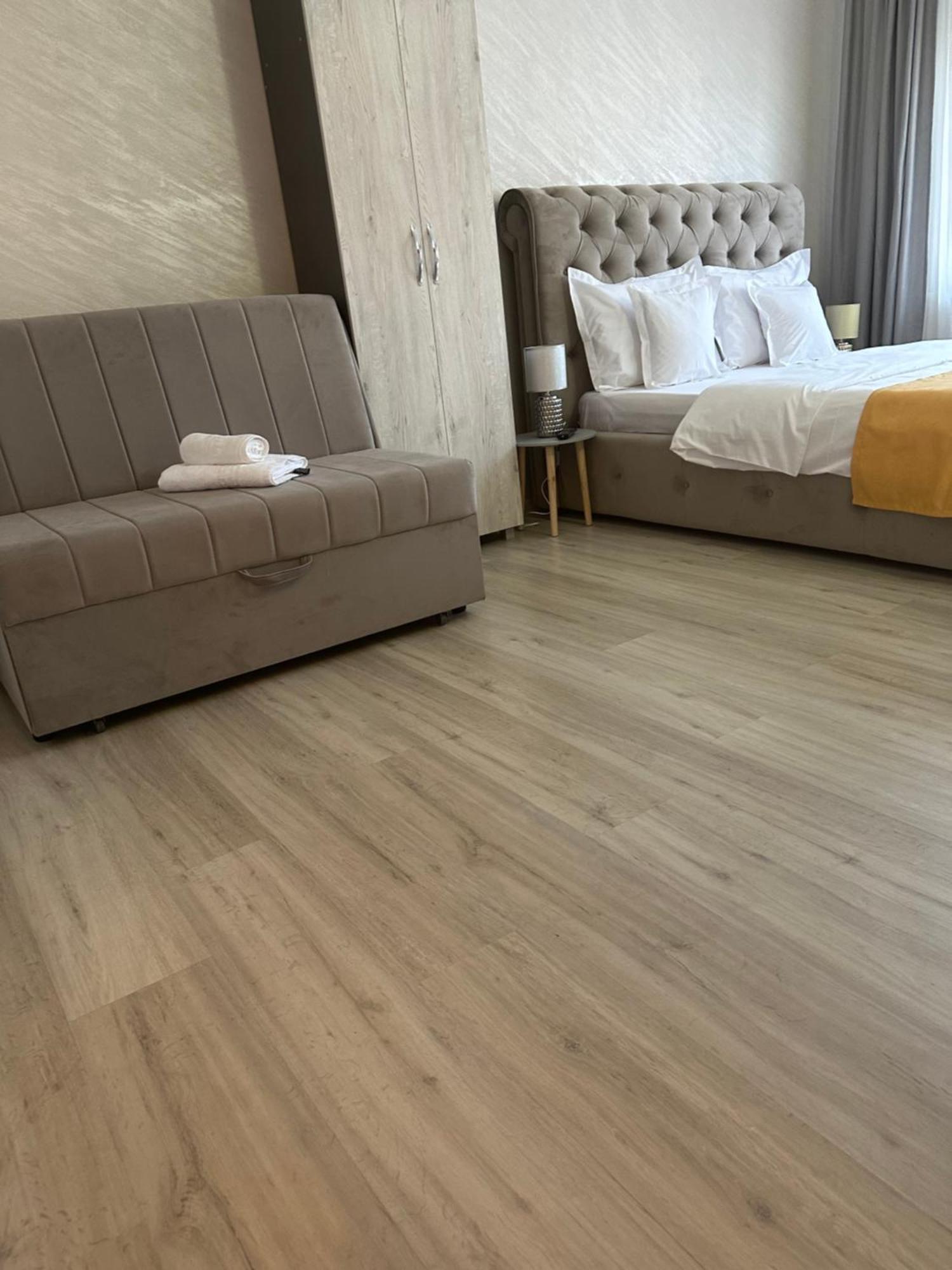 Vila Davison Targu Jiu Luaran gambar